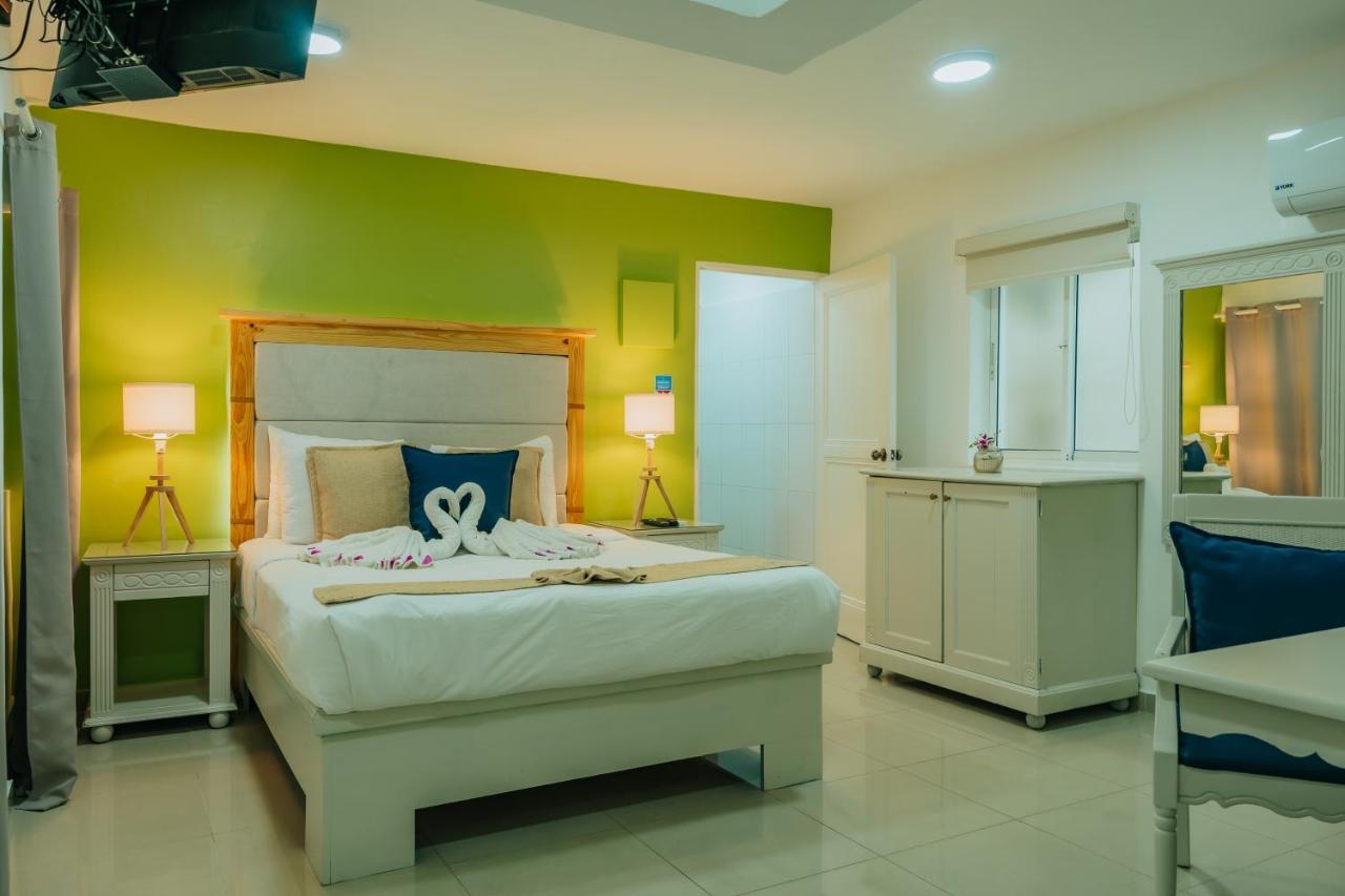 Green Coast Beach Hotel ปุนตากานา ภายนอก รูปภาพ